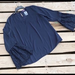 Stitch Fix Truly Poppy Bell Sleeve Top Navy 2x NWT